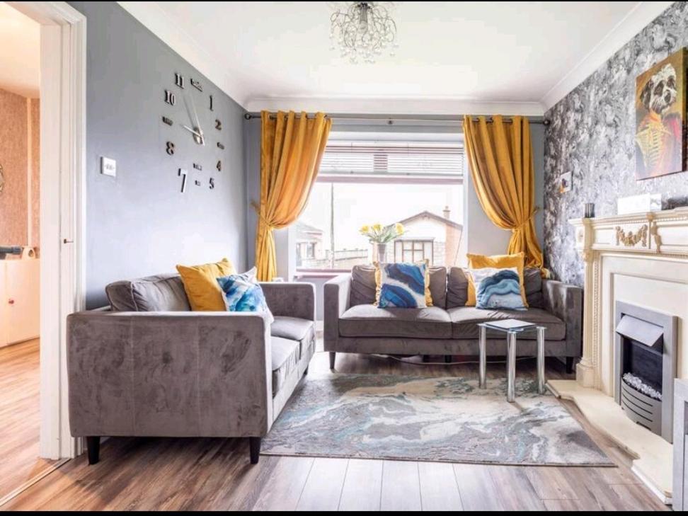 Spacious House City Skyline And Mountain Views Close Too Belfast Centre And Airports Free Parking Екстериор снимка